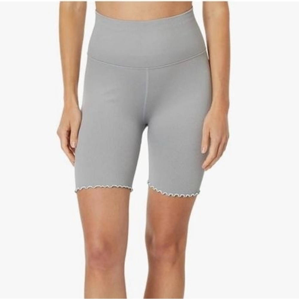 Spiritual Gangster Seamless Ruffle Biker Shorts Women’s Size M/L